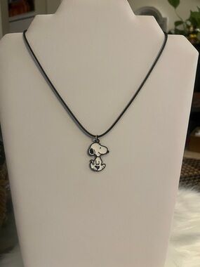 Corded Snoopy Neclace